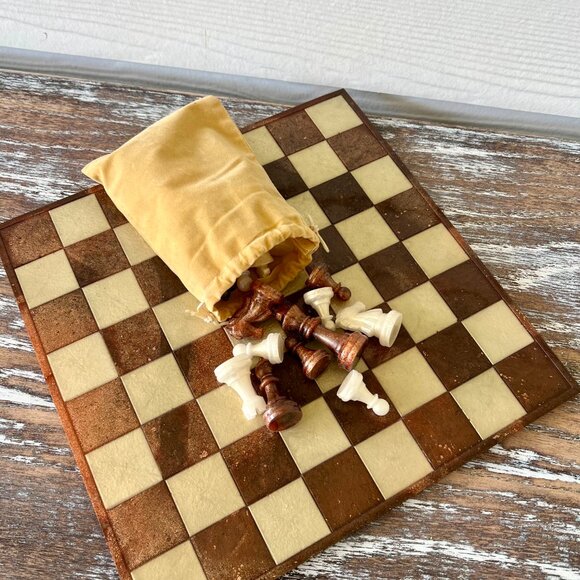 Marbled Copper-Bronze and Pearl Cream Chess Board Game with Velvet Bag 32 pieces - Picture 2 of 9